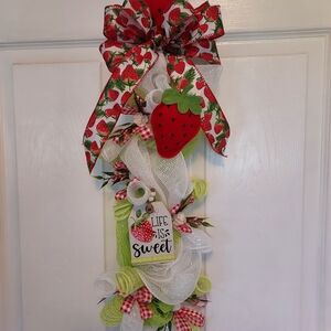 Swag Wreath, Strawberry Theme Door Decoration